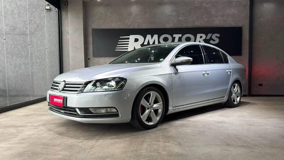 VOLKSWAGEN PASSAT 2.0 FSI COMFORTLINE 16V TURBO GASOLINA 4P TIPTRONIC VOLKSWAGEN PASSAT 2.0 FSI COMFORTLINE 16V TURBO GASOLINA 4P TIPTRONIC